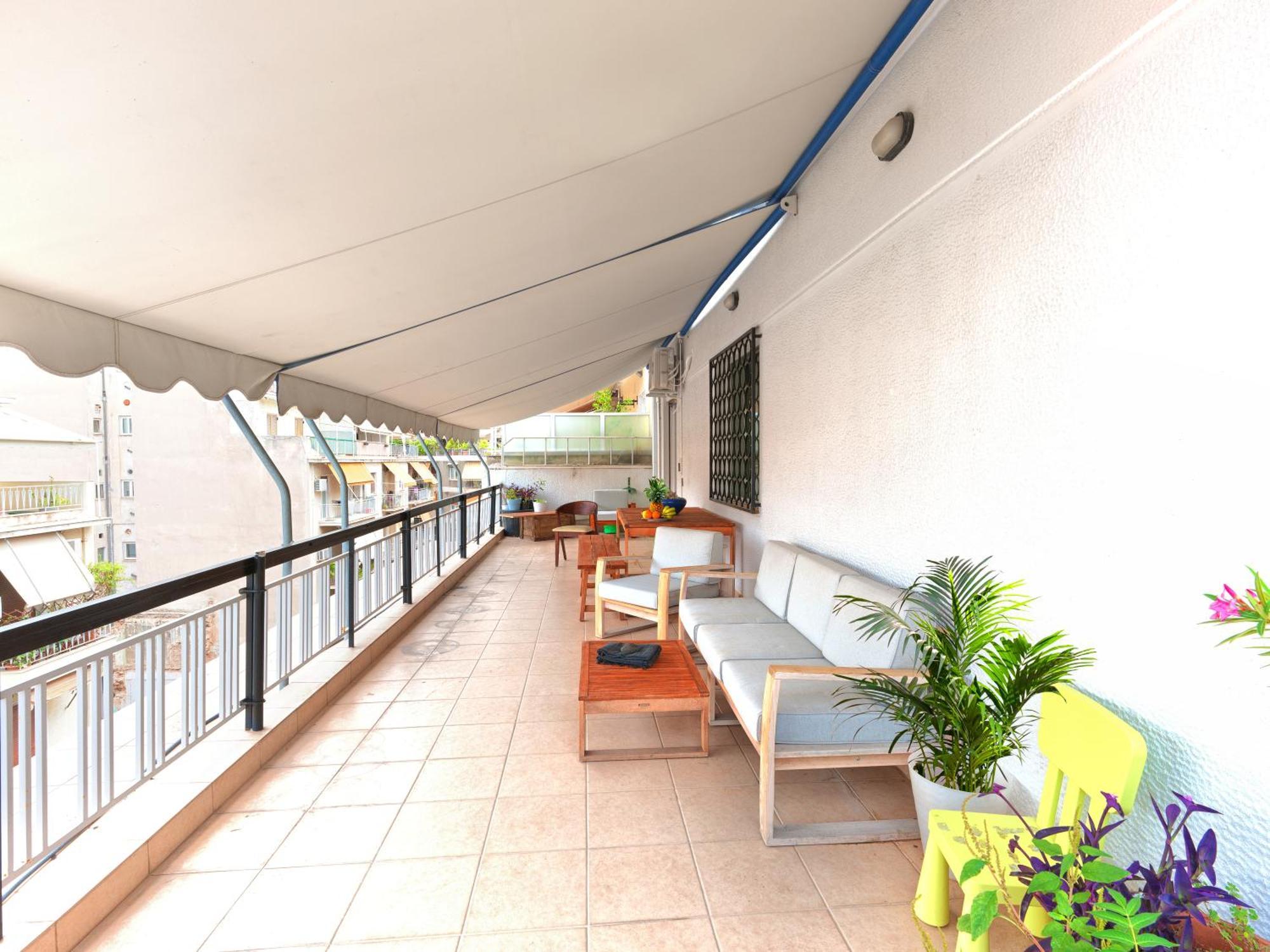 Central Pagrati Apartment With Park View Balcony - Opp Pangrati Grove Athén Kültér fotó